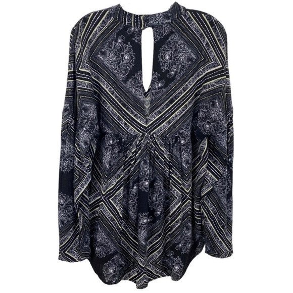 Free People Walking On A Dream Black Tunic Blouse Open Back size Medium - Picture 3 of 7